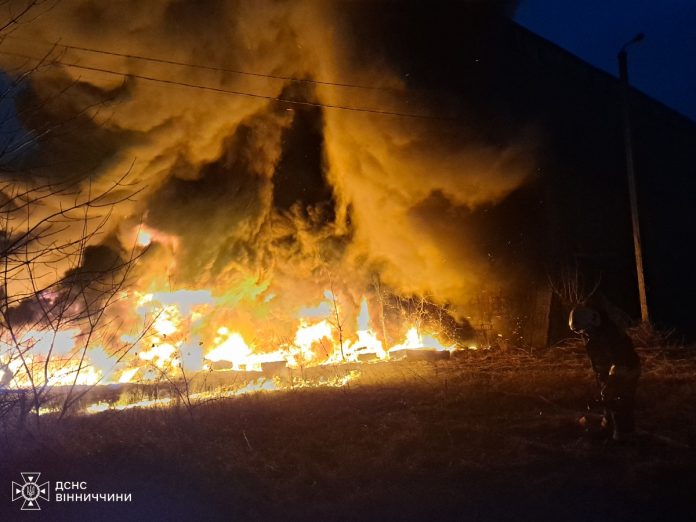 За добу на Вінниччині горіли житлові будинки, екосистеми та господарчі споруди