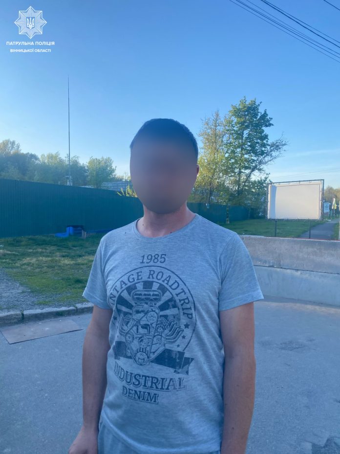 Їхав «під кайфом» і без прав: поліція зупинила порушника на вантажівці Renault