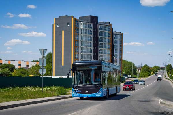 «Небезпечно для дітей»: у Вінниці збирають підписи за безпеку на Юзвинській