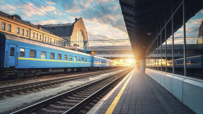 Поїзд у Карпати зупинятиметься у Вінниці: коли курсуватиме та як купити квитки