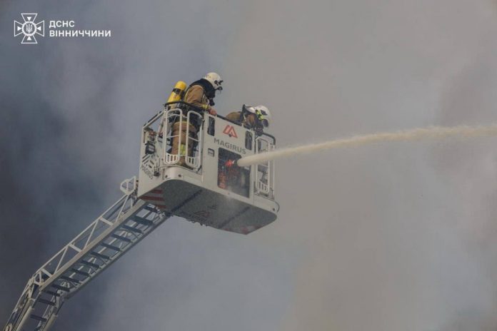 Нічна атака на Вінниччину: поранені, пожежі та пошкоджені будинки