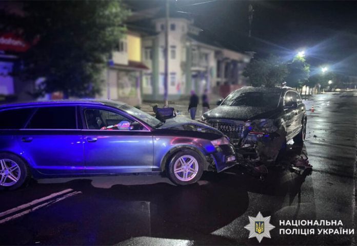 На Вінниччині Audi Q7 виїхала на зустрічну — постраждали двоє людей