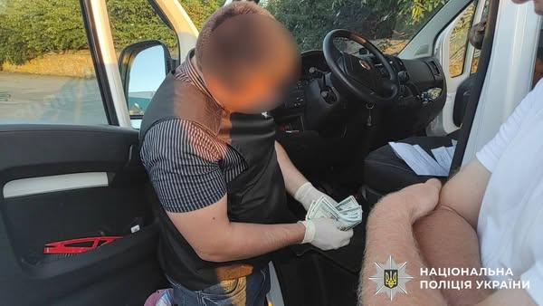 На Вінниччині затримали посадовця залізниці, який вимагав хабар за «бронювання» від мобілізації