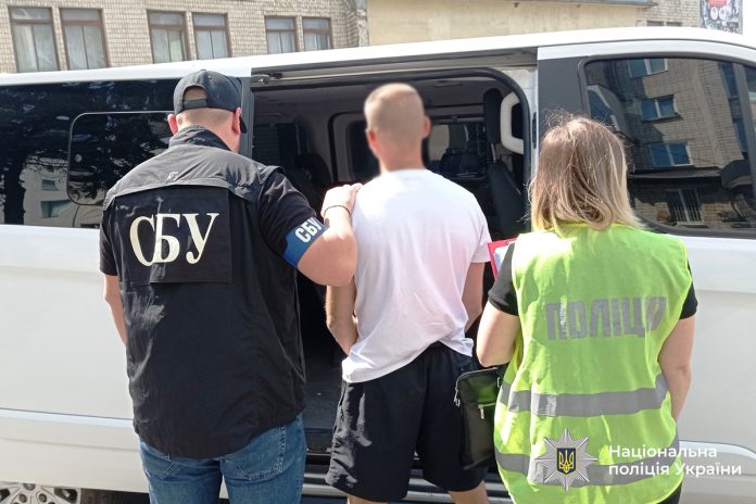 До 10 років за ґратами: у Гнівані затримали двох наркозбувачів