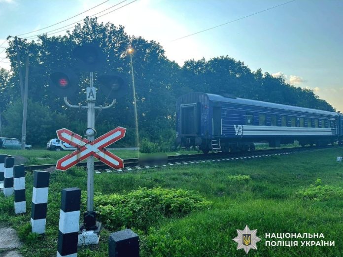 На Вінниччині чоловіка збив тепловоз: поліція розслідує трагедію