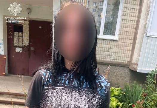 У Вінниці п’яна жінка з дитиною влаштувала дебош на дитячому майданчику