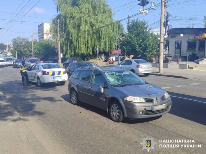 У Вінниці водійка Renault збила пішохода на регульованому переході