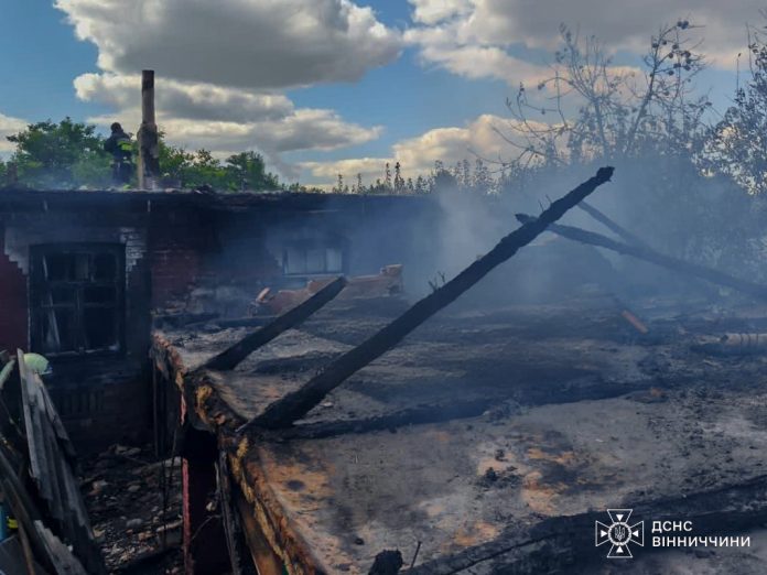 Пожежі на Вінниччині: у Кібличі через замикання ледь не згорів будинок