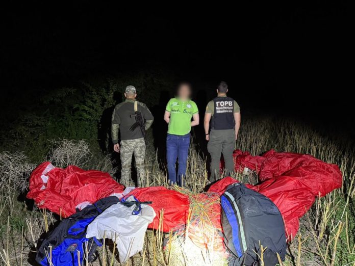 Прикордонники зупинили «льотчика» без документів, що планував перелетіти в Молдову