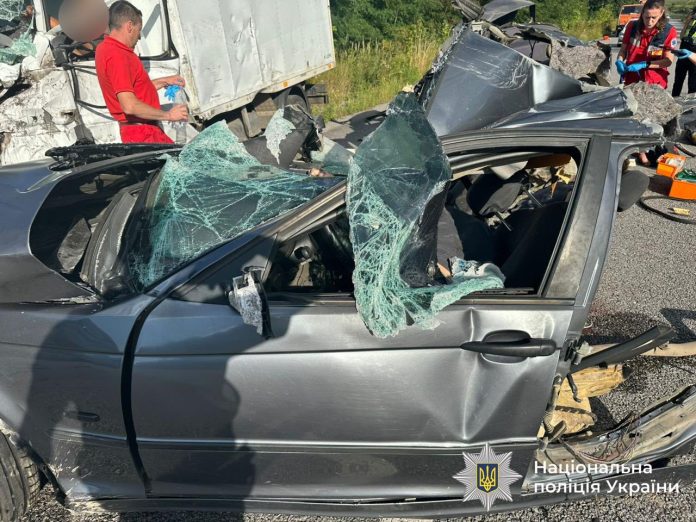 Двоє загиблих і двоє травмованих у ДТП на Хмільниччині
