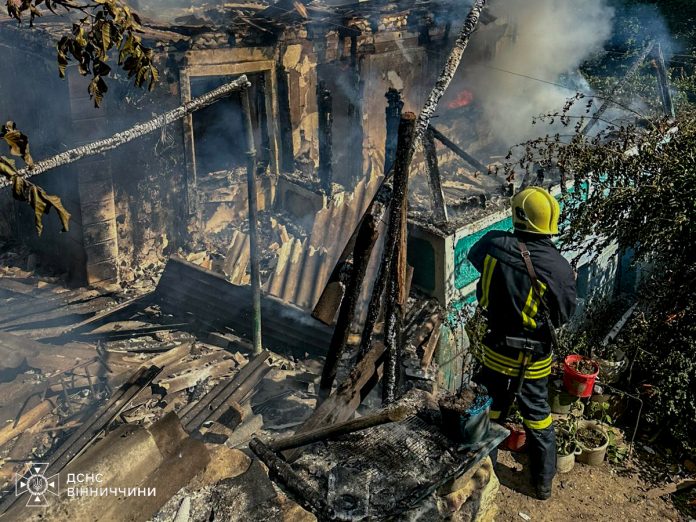 На Вінниччині за добу згоріли гектари трави та кілька приватних будинків