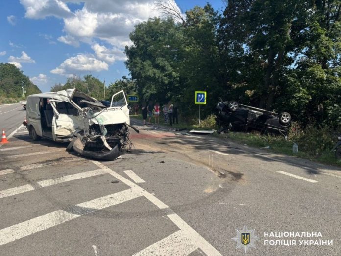 ДТП на Вінниччині: в аварії загинув водій, двох жінок госпіталізували
