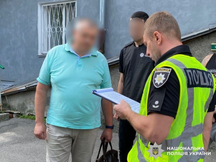 Вступ за гроші: завкафедри вінницького вишу затримали під час одержання хабаря
