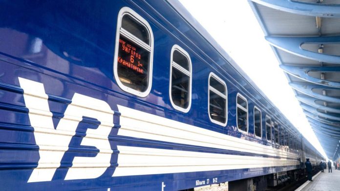 Додаткові поїзди до Вінниці: три дати у серпні