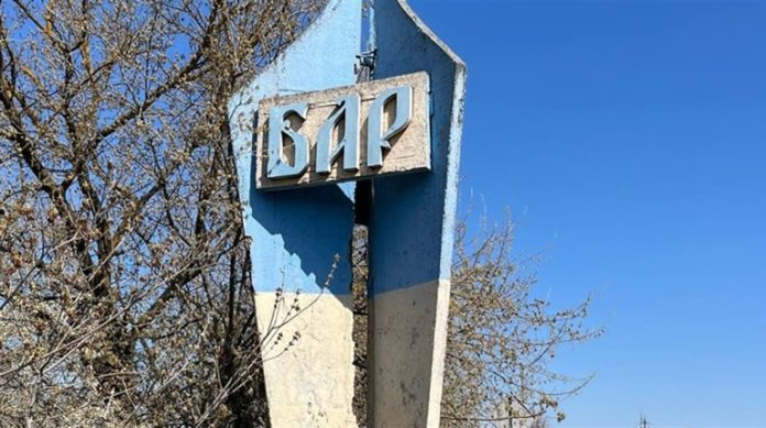 Прокурори змусили Барську міськраду оформити майнові права на школи громади