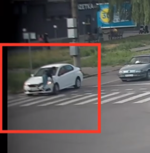 У Вінниці Peugeot збив дівчину на самокаті на пішохідному переході
