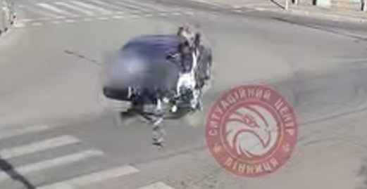 Аварія на перехресті вулиць Данила Нечая та Маріупольської: мотоцикліст зазнав травм