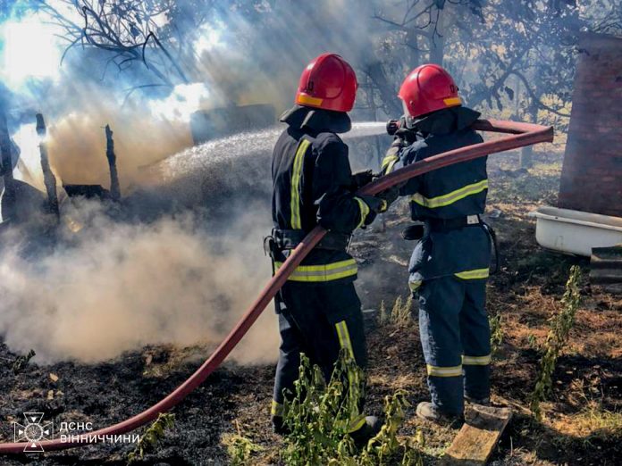 Полум’я охопило понад 3 гектари: у Вінницькій області ліквідували майже три десятки пожеж