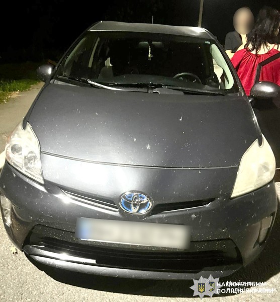 Жінка з Одеси «переправляла» чоловіків за кордон за 27 тисяч доларів — затримали на Вінниччині