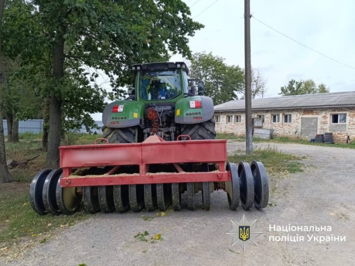 Подвійна смерть на Вінниччині: тракторист збив працівників господарства
