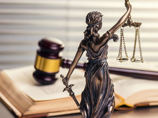 У Ладижині суд закрив справу посадовиці, яку звинувачували в образі військового