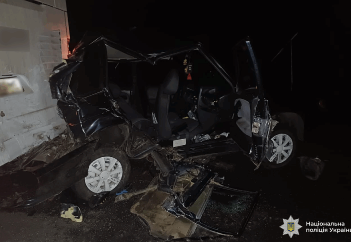 Аварія в Ладижині: автобус зіткнувся з легковиком, травмовано пасажира ВАЗ