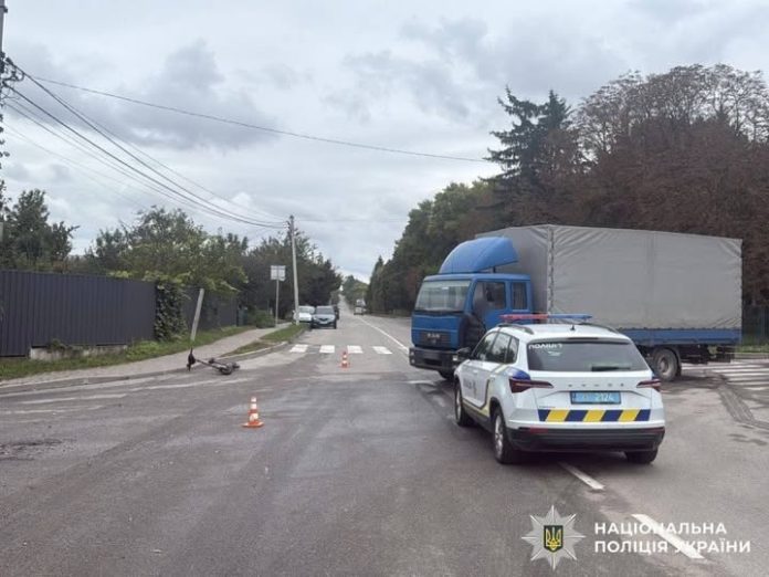 На Вінниччині водій MAN травмував літнього чоловіка на електросамокаті