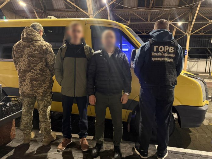 Родинна подорож із сюрпризом: вінничанин ховався під подушками, щоб перетнути кордон