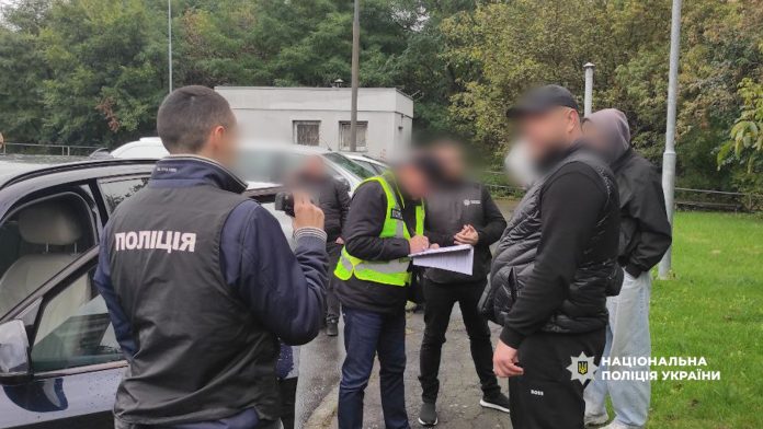 На Вінниччині спіймали афериста, який гарантував ухилення від служби за хабар