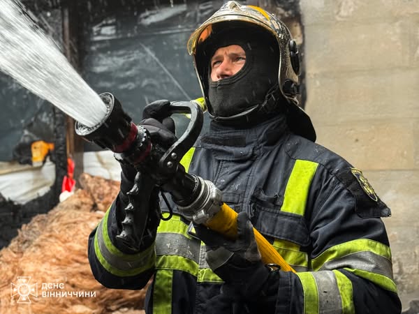 У Вінниці горіла квартира, на Хмільниччині — загинув чоловік