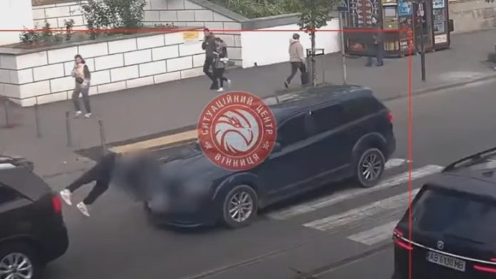 ДТП на Соборній: водій Dodge наїхав на чоловіка, який переходив дорогу