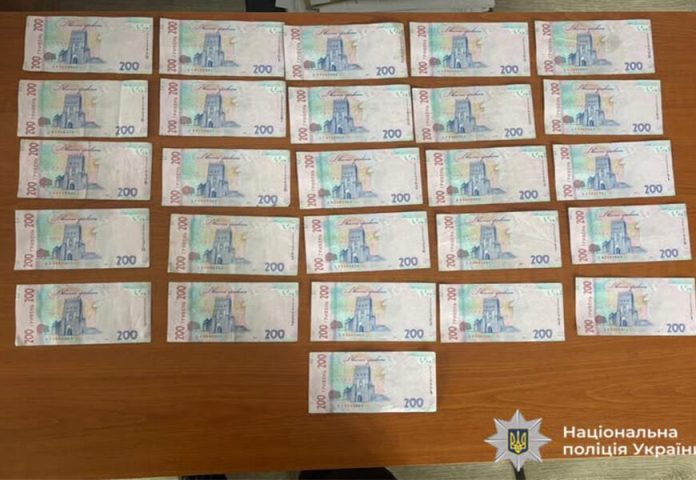 Викрав гроші у гостях: мешканцю Вінниччини загрожує до 8 років ув’язнення