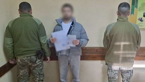 Замість Німеччини — на допит: чоловік їхав за кордон із підробленими документами