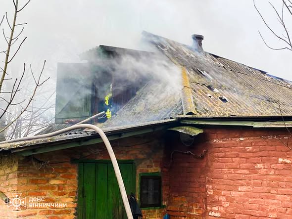 Вогняні вихідні на Вінниччині: палають будинки, авто й сонячні батареї