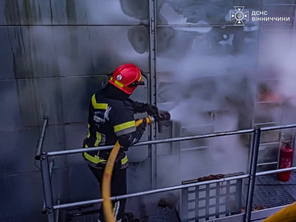 Пожежі на агропідприємствах Вінниччини: рятувальники не допустили поширення вогню