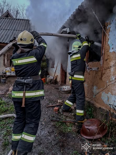 На Вінниччині зайнявся житловий будинок: рятувальники назвали причину та дали поради