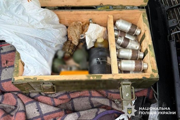 Вибухівка, гранати й тисячі набоїв: поліція викрила «збройний сховок» на Вінниччині