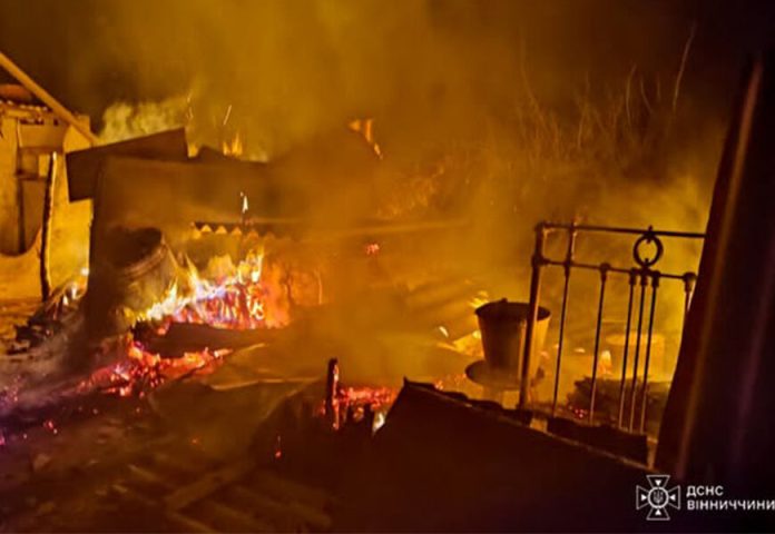 Пічне опалення знову у центрі пожеж: на Вінниччині за добу постраждали два будинки