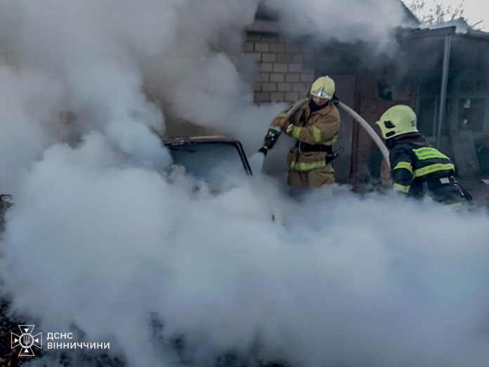 П’ять автівок у вогні: на Вінниччині рятувальники ліквідовували масштабні пожежі