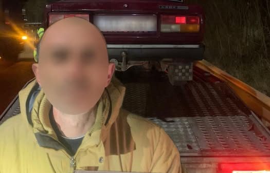 Позбавлений прав і з підозрілою речовиною: на Вінниччині затримали водія ВАЗ