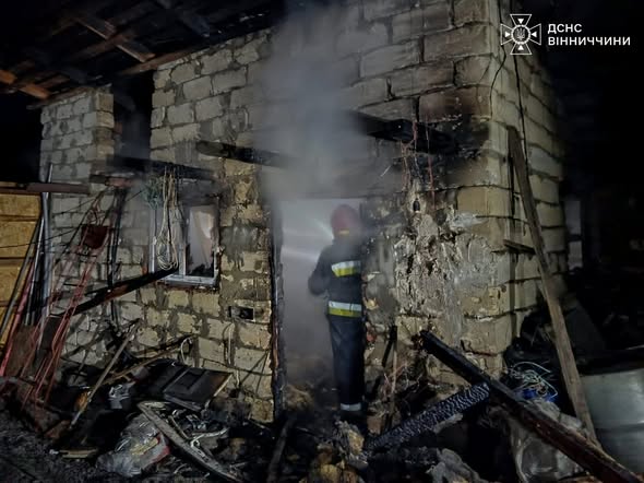 Рятувальники Вінниччини зафіксували шість пожеж: горіли будинки, авто та господарські споруди