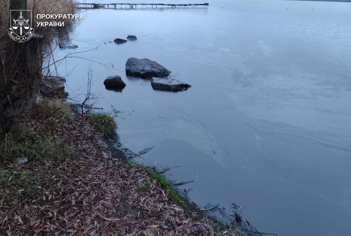 Ладижинська ТЕС під слідством через забруднення Південного Бугу мазутом