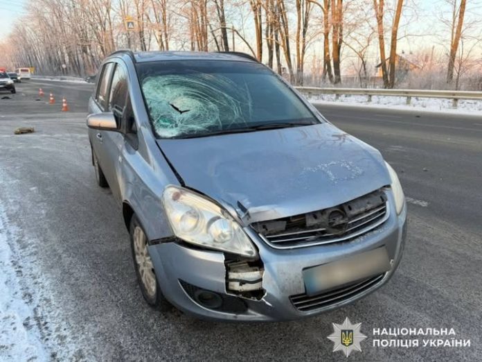 У Вінницькому районі Opel збив жінку-пішохода: потерпілу госпіталізували