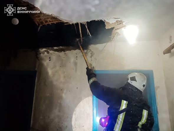 105 квадратів знищеного даху: рятувальники ліквідували три пожежі на Вінниччині