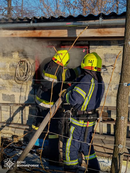 П’ять пожеж у житловому секторі: рятувальники Вінниччини працювали без перепочинку