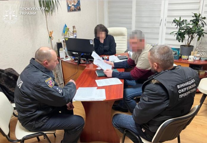 Сонячні електростанції з переплатою: поліція підозрює директора лікарні у зловживанні