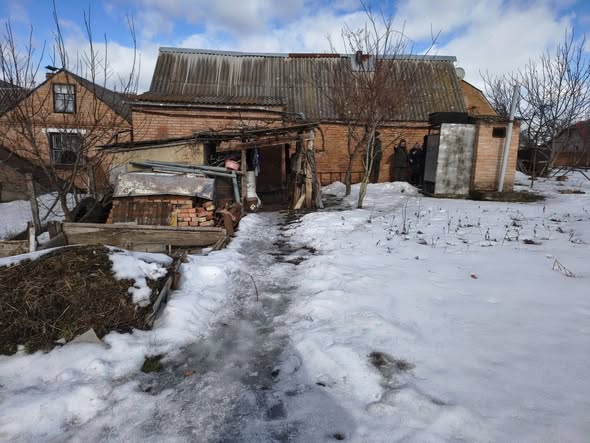 У Вінницьких Хуторах виявили злив нечистот на подвір’я: інспектори склали протоколи