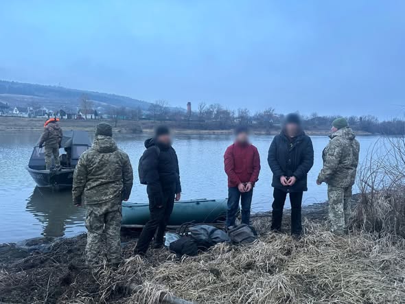 Заплив не вдався: на Дністрі викрили чергову спробу втечі за кордон