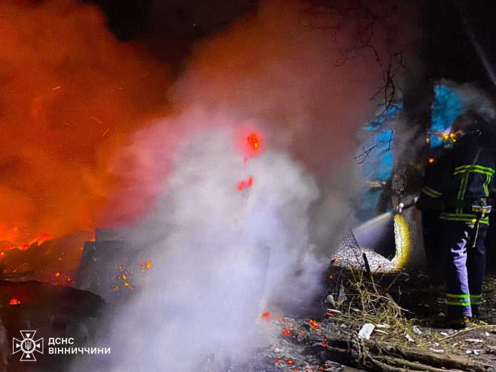 Вогонь у місті й селах: на Вінниччині за добу сталося 12 пожеж