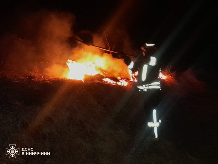 Суха рослинність знову палає: на Вінниччині ліквідували 16 пожеж за добу